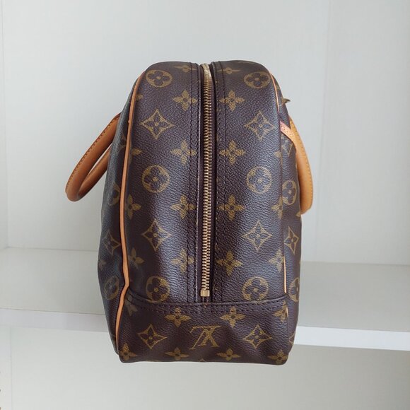 Louis Vuitton Deauville Monogram Canvas Bag - Picture 10 of 15